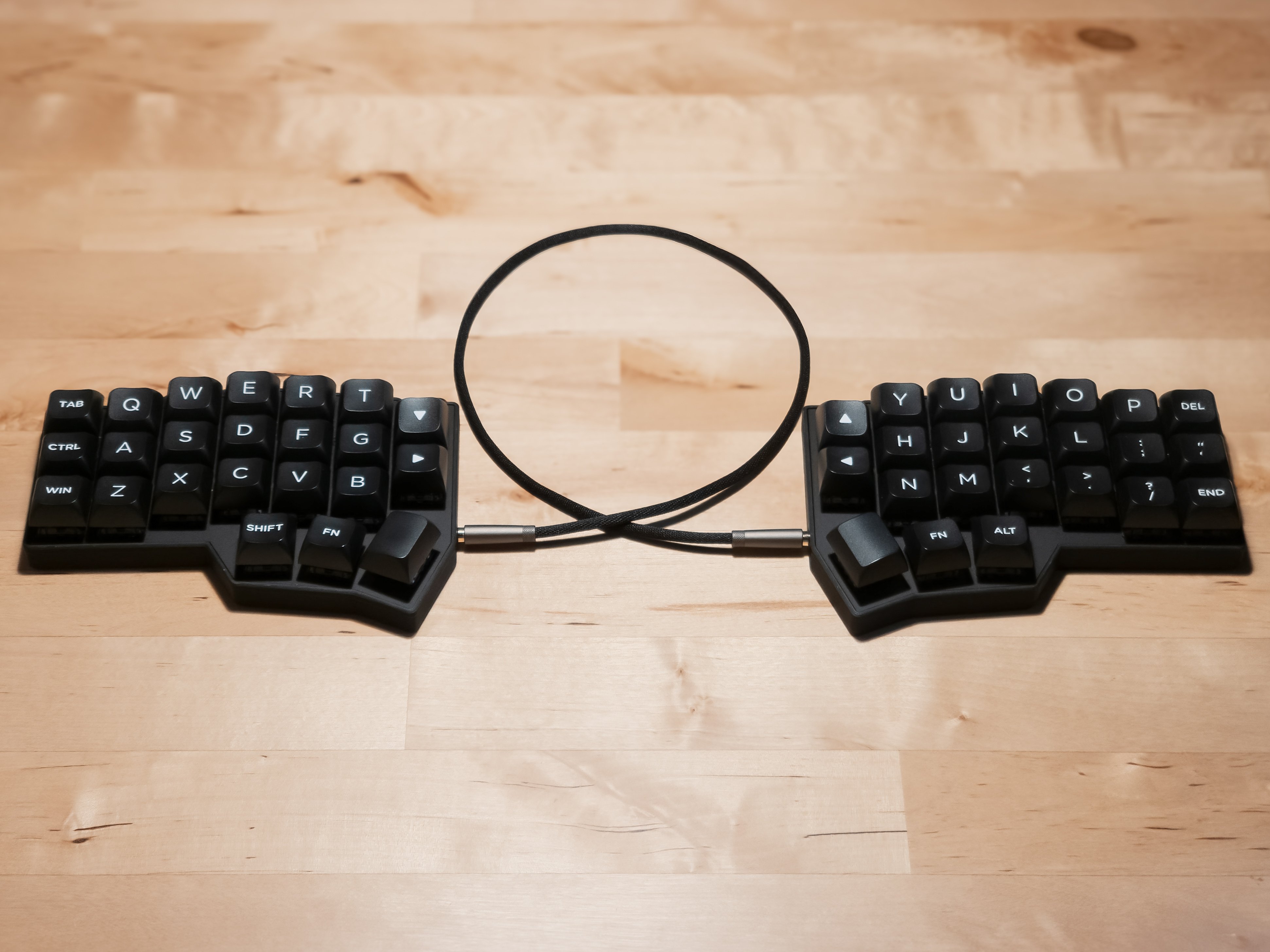 キーボード沼】Corne V4 Cherry │ マイレシピをご紹介!! 2025年最新版