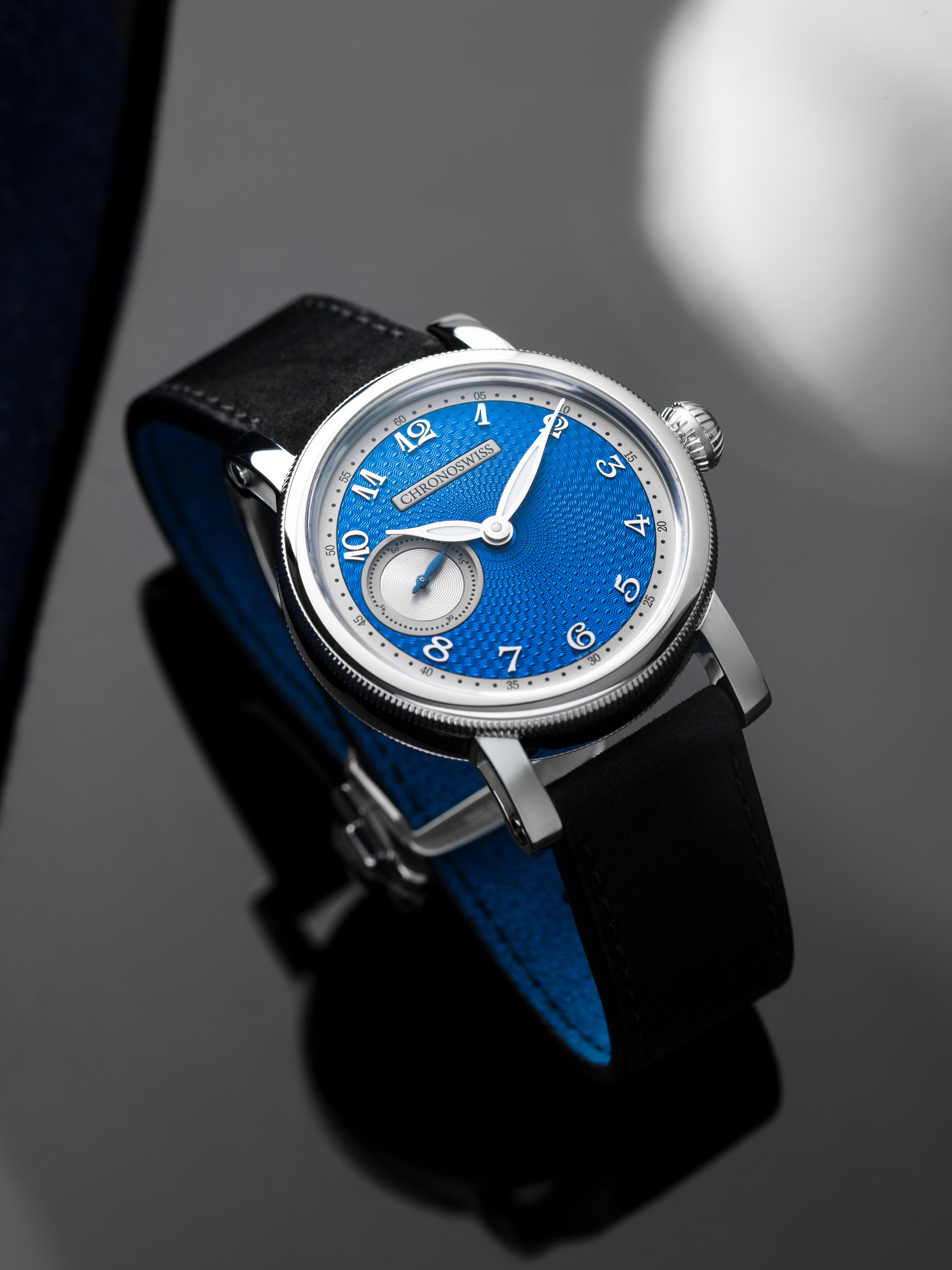 待望の新作、ついに9月10日日本発売！クロノスイス「スモールセコンド