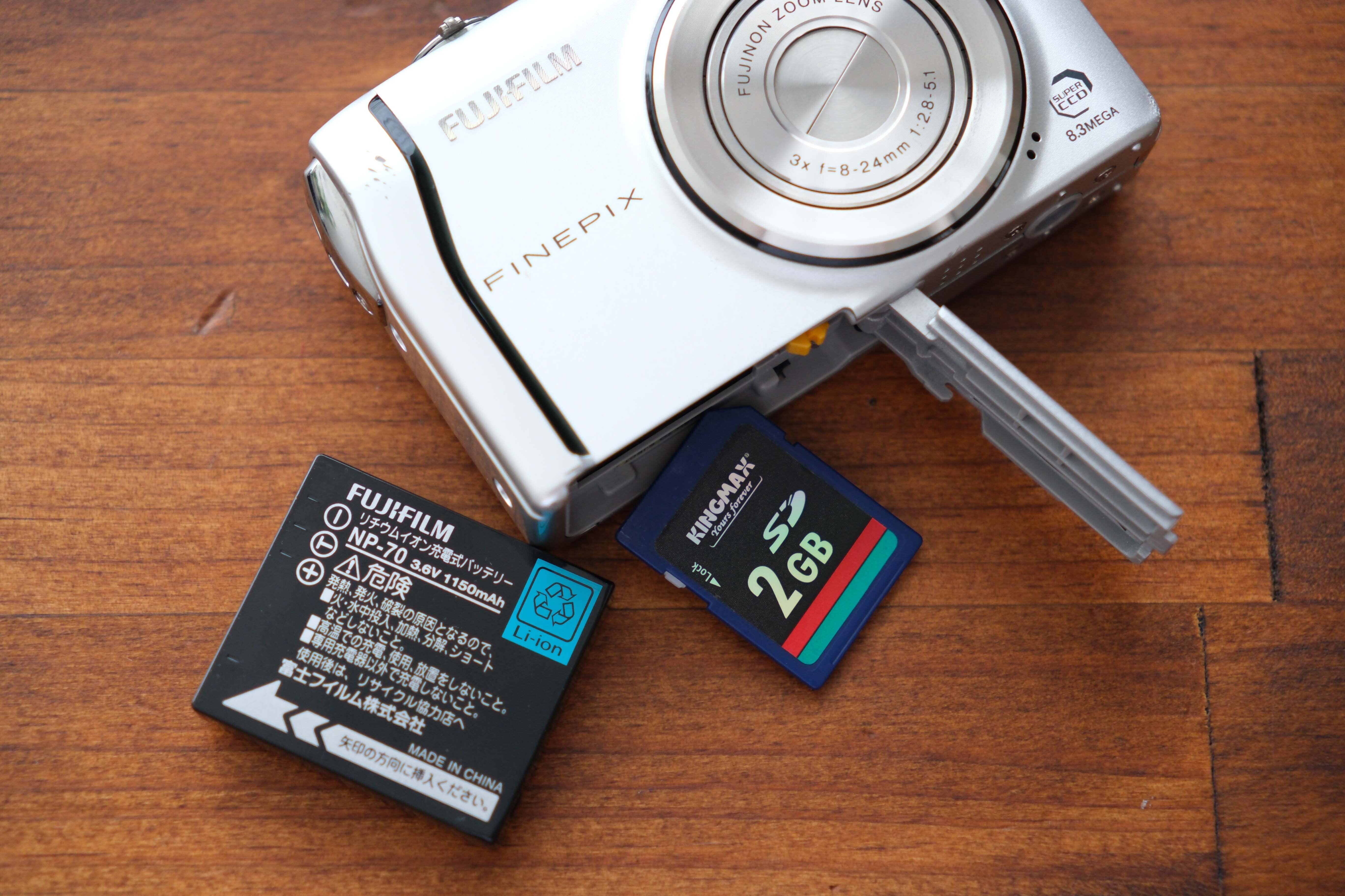 オールドコンデジの世界】FUJIFILM FINEPIX F40fd スーパーハニカムCCD