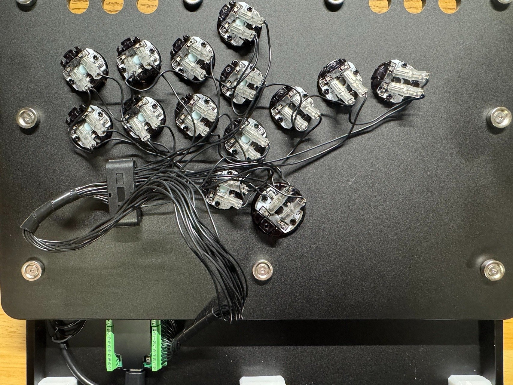 Punk WorkShop MINI BOXを買ってボタン交換する話｜ねいあん