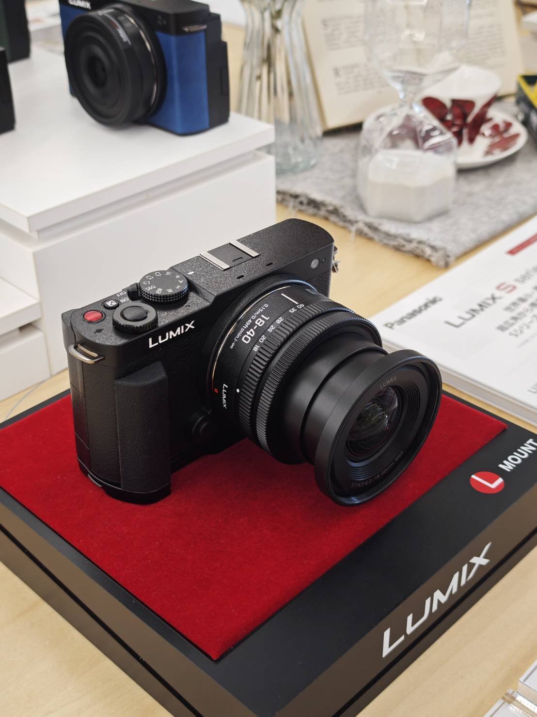 LUMIX 新レンズ「18-40mm F4.5-6.3」世界最小・最軽量 Panasonic S9と
