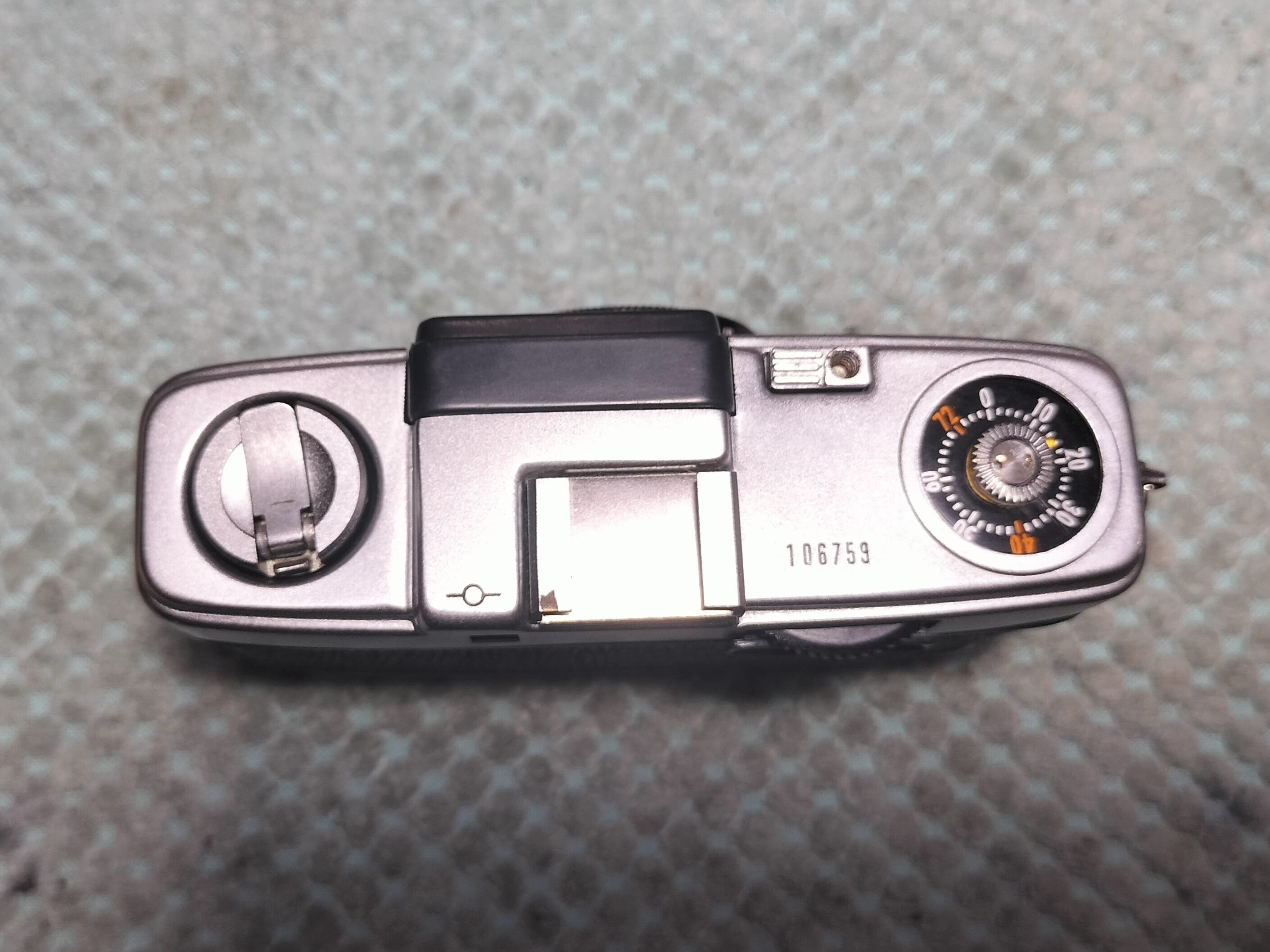 Olympus Pen 初代 三光ペンの分解｜フィルムカメラ修理のアクアカメラ