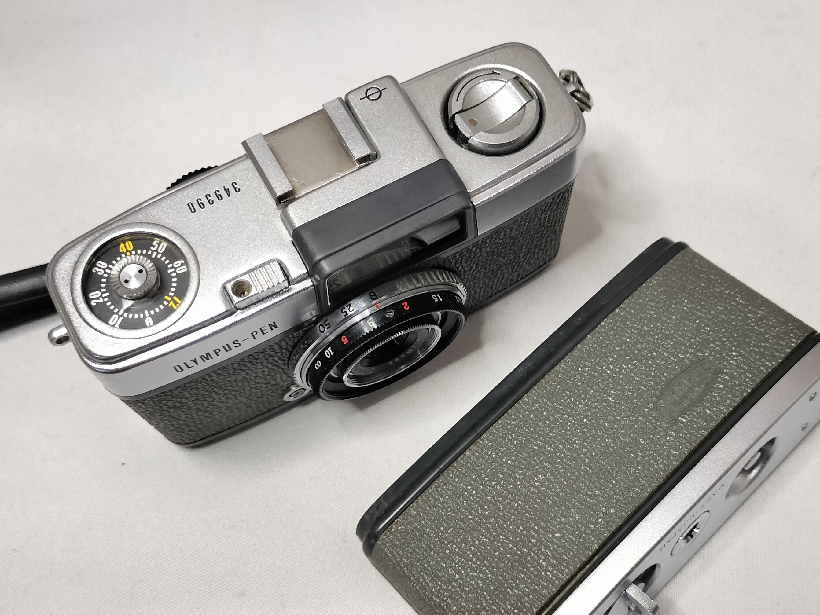 Olympus Pen 初代 三光ペンの分解｜フィルムカメラ修理のアクアカメラ