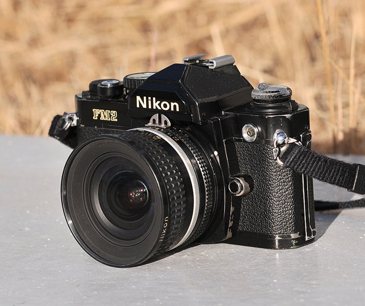 ニコンNew FM2 シンプルかつ使い勝手のいいフィルムカメラ｜渡邊博士
