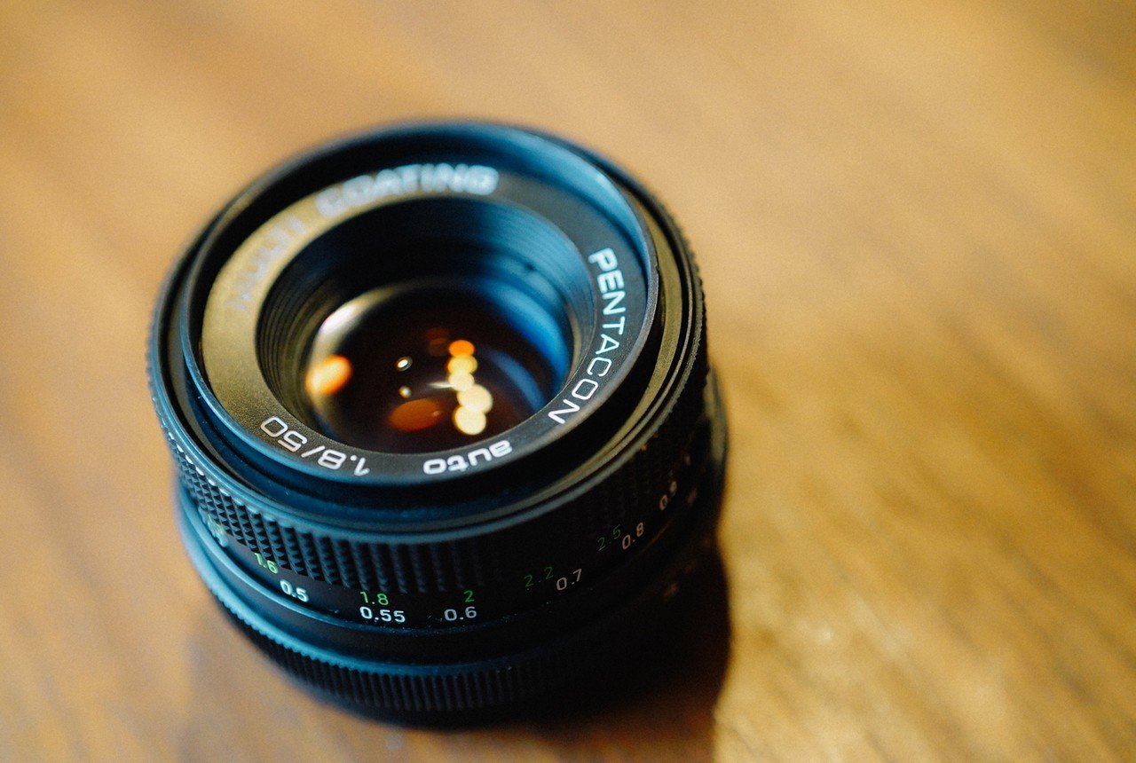 VEB Pentacon auto 50mm F1.8 というオールドレンズについて｜olieviour