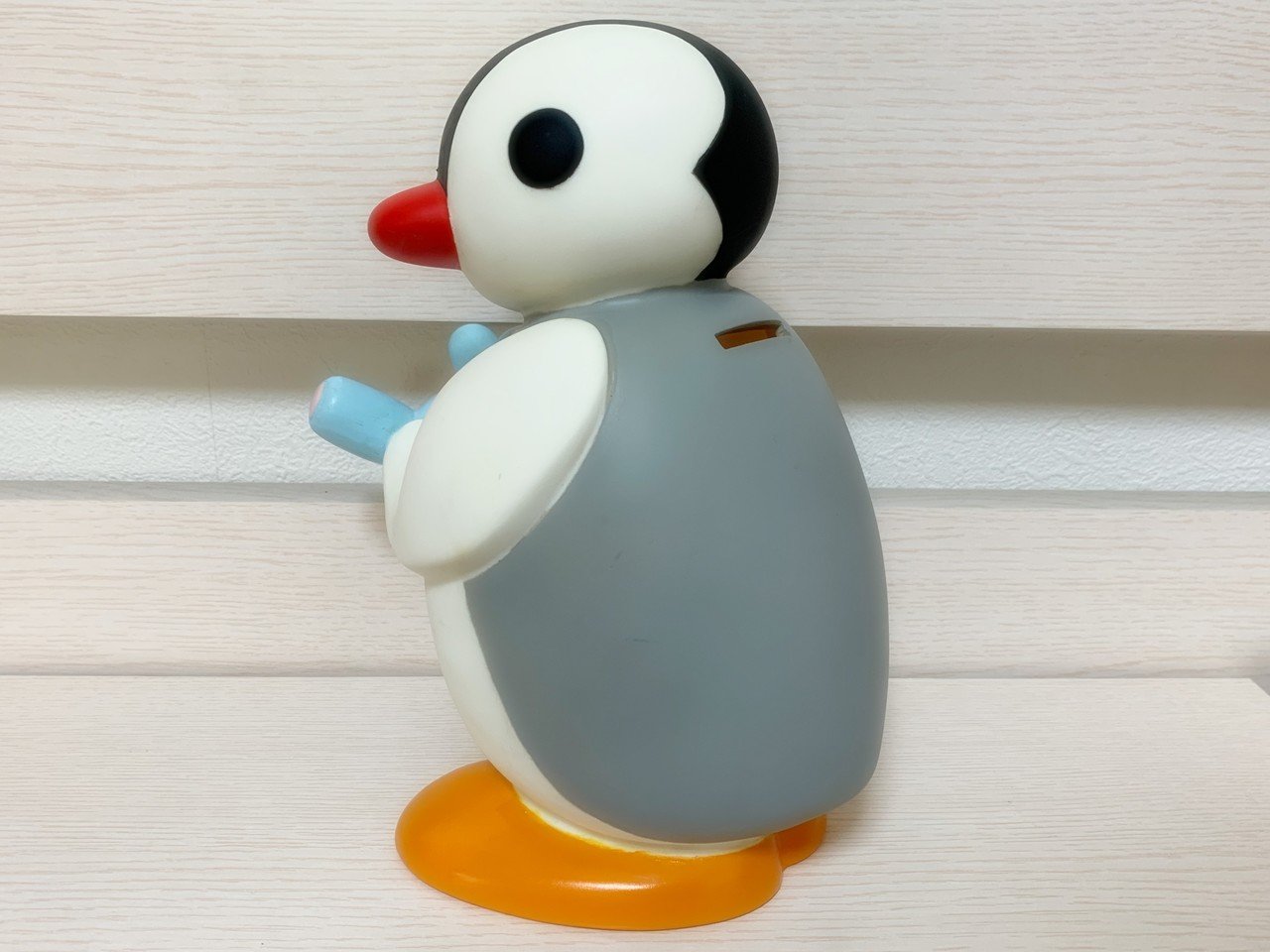 raikoピングーグッズコレクション1】ピンガのソフビ貯金箱｜raiko