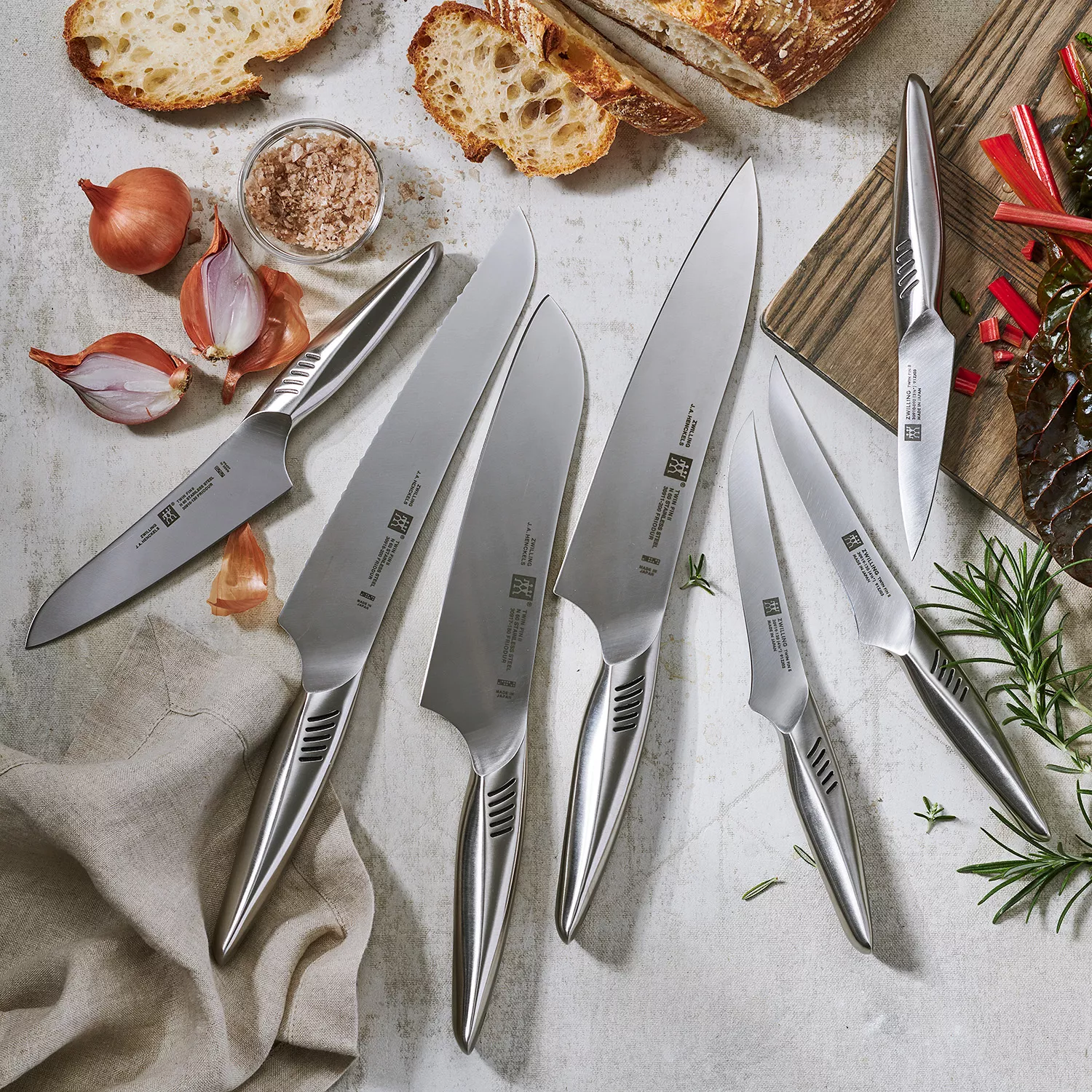 Zwilling J.A. Henckels Twin Fin Air 7-Piece Self-Sharpening Knife