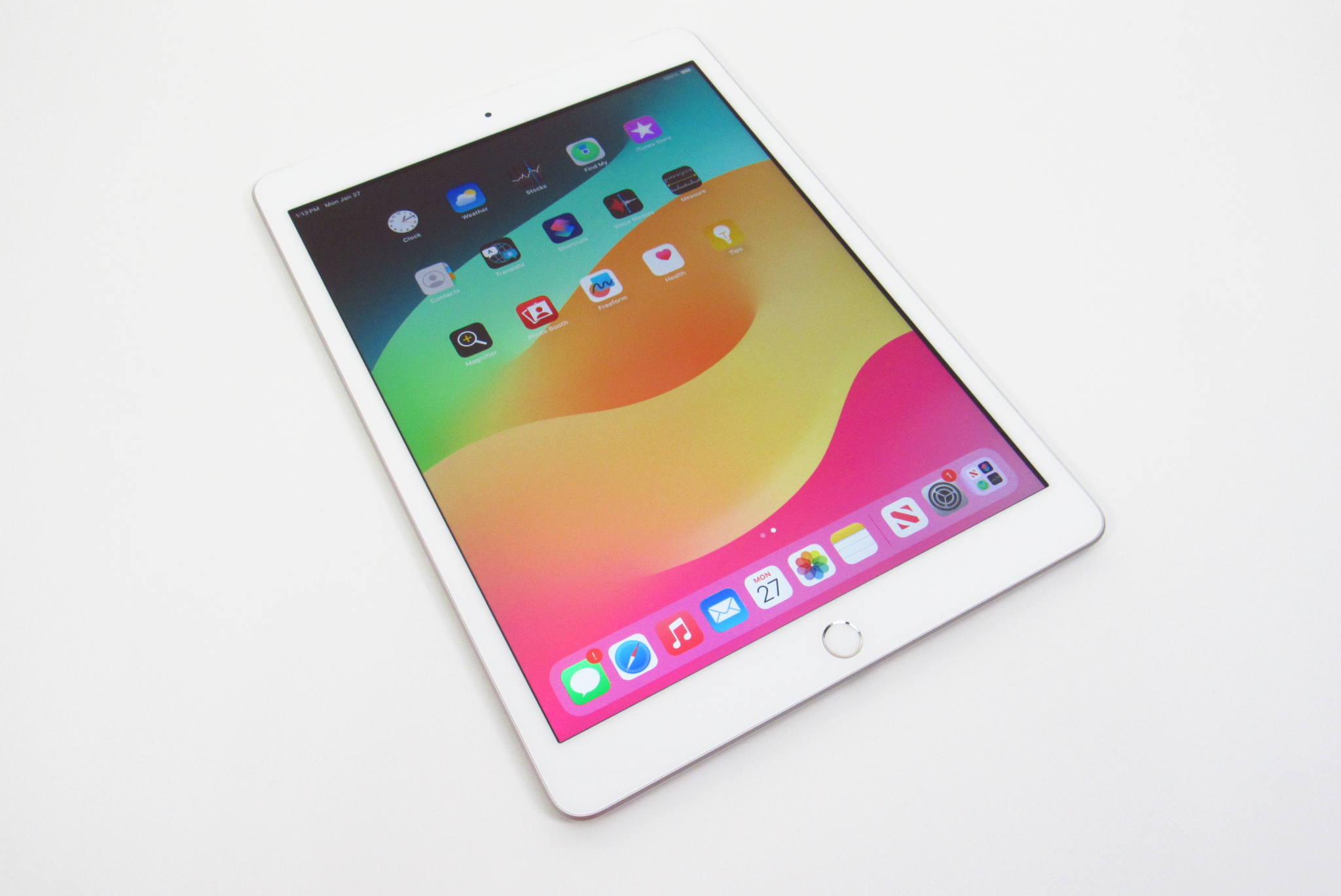 Apple iPad 7th Gen MW6J2LL/A 32GB 10.2'' Wi-Fi Cellular Tablet