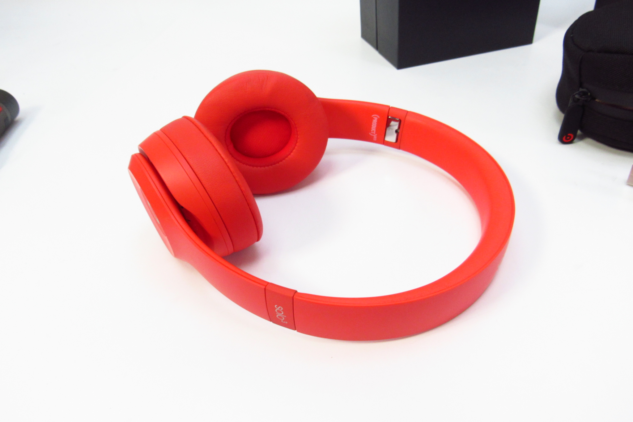 Beats Solo 3 MX472LL/A Wireless On-Ear Headphones - Product Citrus Red