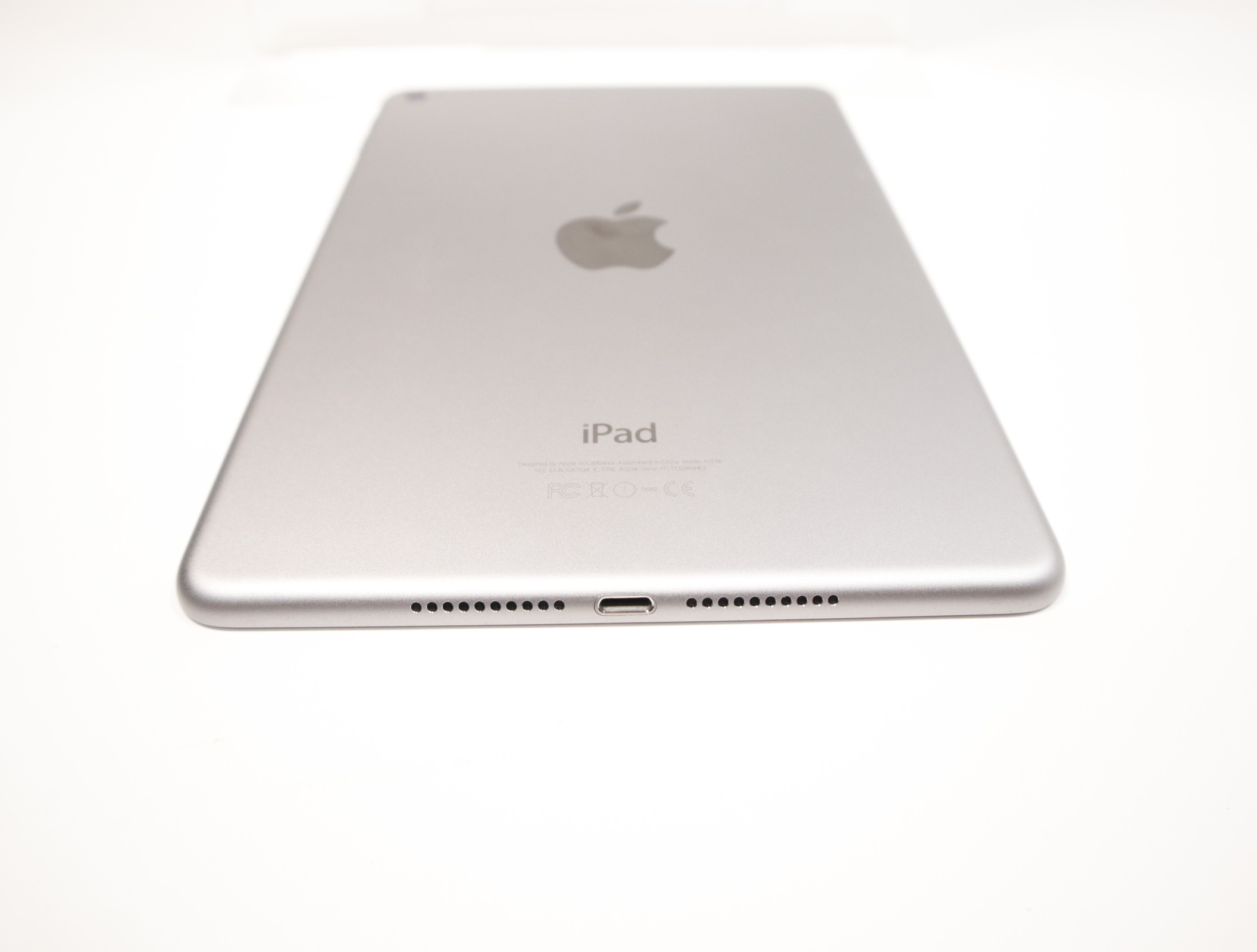 Apple iPad Mini NK9N2LL/A A1538 4th Gen 128GB 7.9