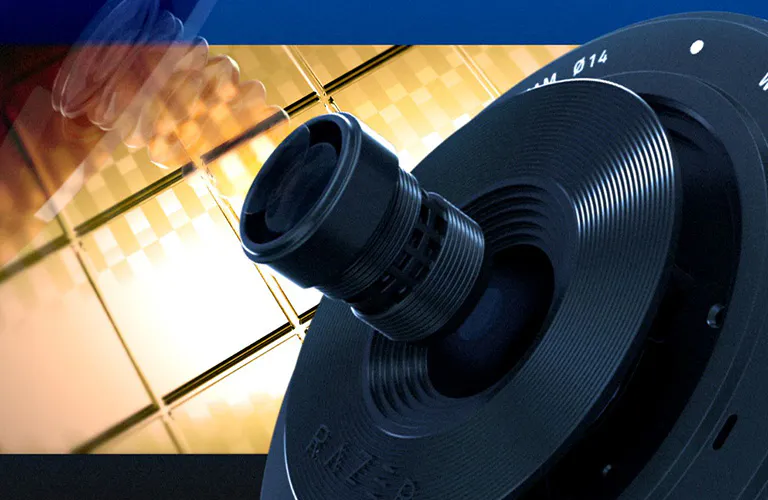 Webcam with Adaptive Light Sensor - Razer Kiyo Pro | Razer Canada