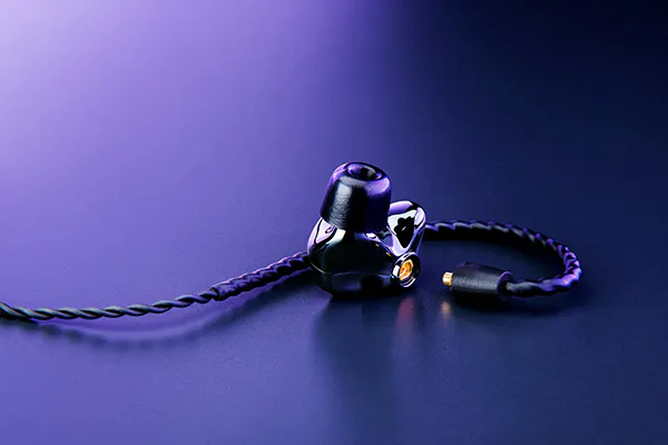 ライブストリーミング & ゲーミング用エルゴノミックインイヤー