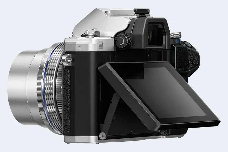 Olympus E-M10 III: does it have a selfie screen?