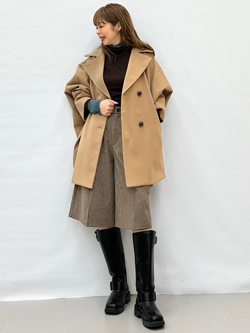 コージーメルトンケープコートZ+E、ソフトシアーハイネックT(長袖)+E