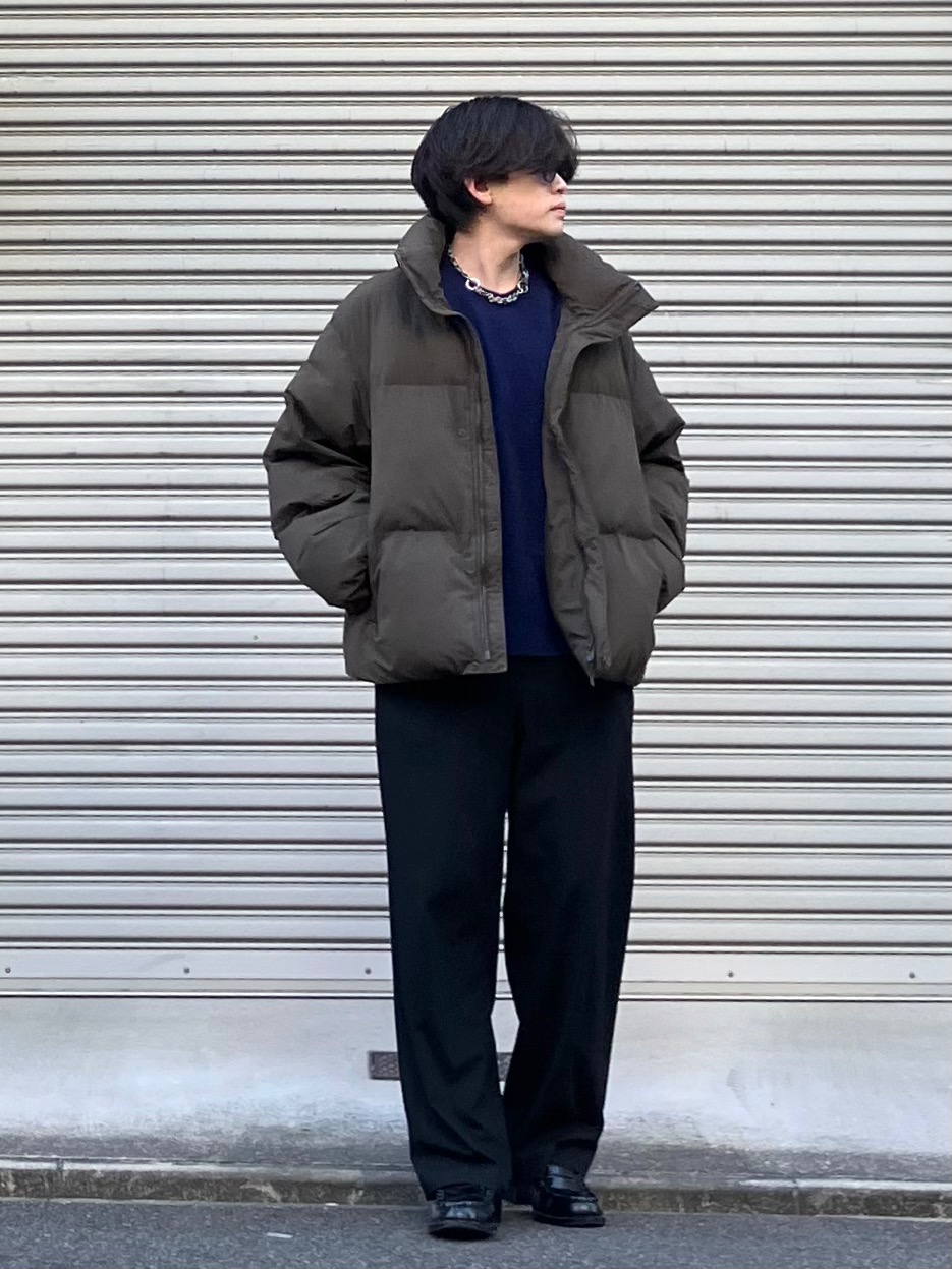 パデッドボリュームジャケット、レギュラーフィットジーンズ