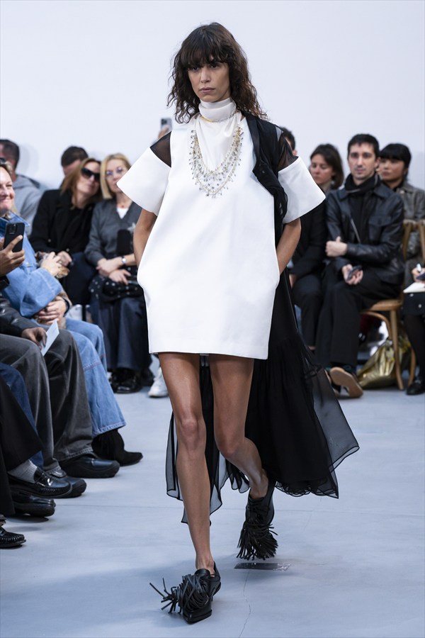 sacai／サカイ | アパレルウェブ：アパレル・ファッション業界情報サイト