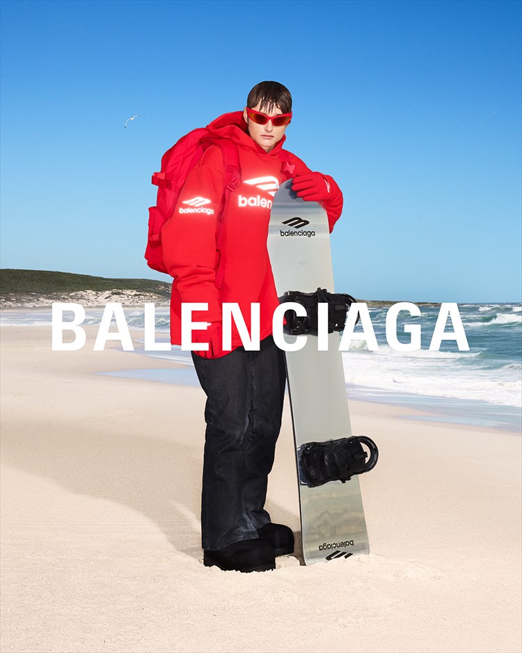 バレンシアガ」が初となるスキーウェアコレクションを発売 伊勢丹新宿