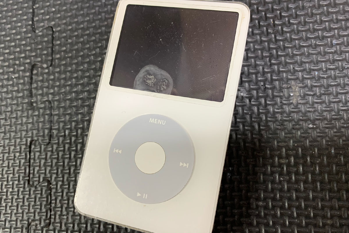 iPod classic ビックリマークでアイコン絵柄が泣いている修理