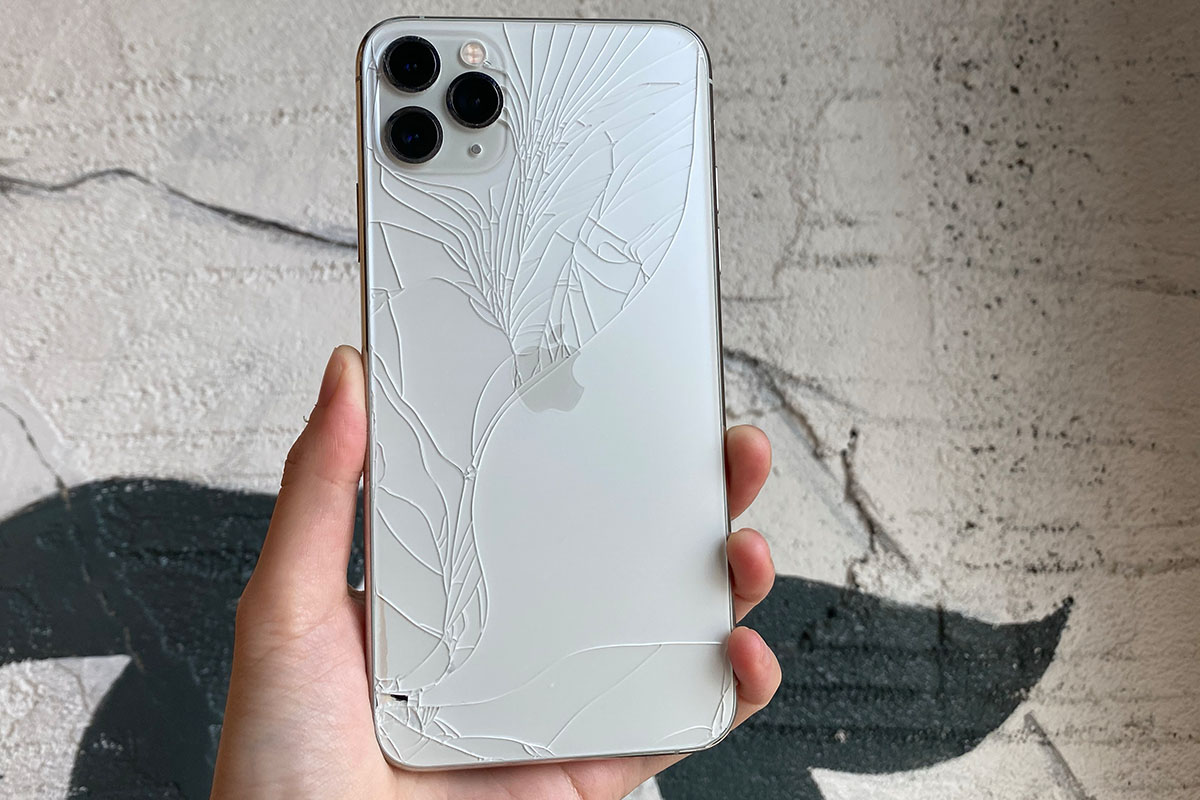 iPhone 11 Pro 背面ガラスバキバキ 修理交換 | APPLEMAC三宮元町駅前店