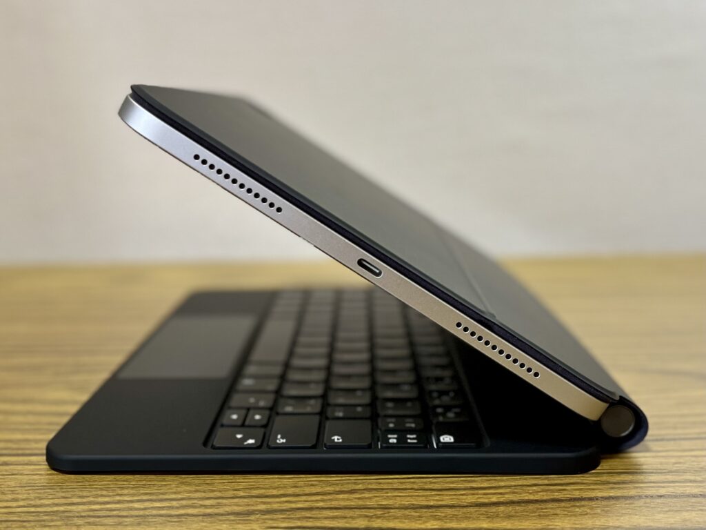 HOU Magic Keyboard レビュー】iPad 第10世代の一体型キーボード