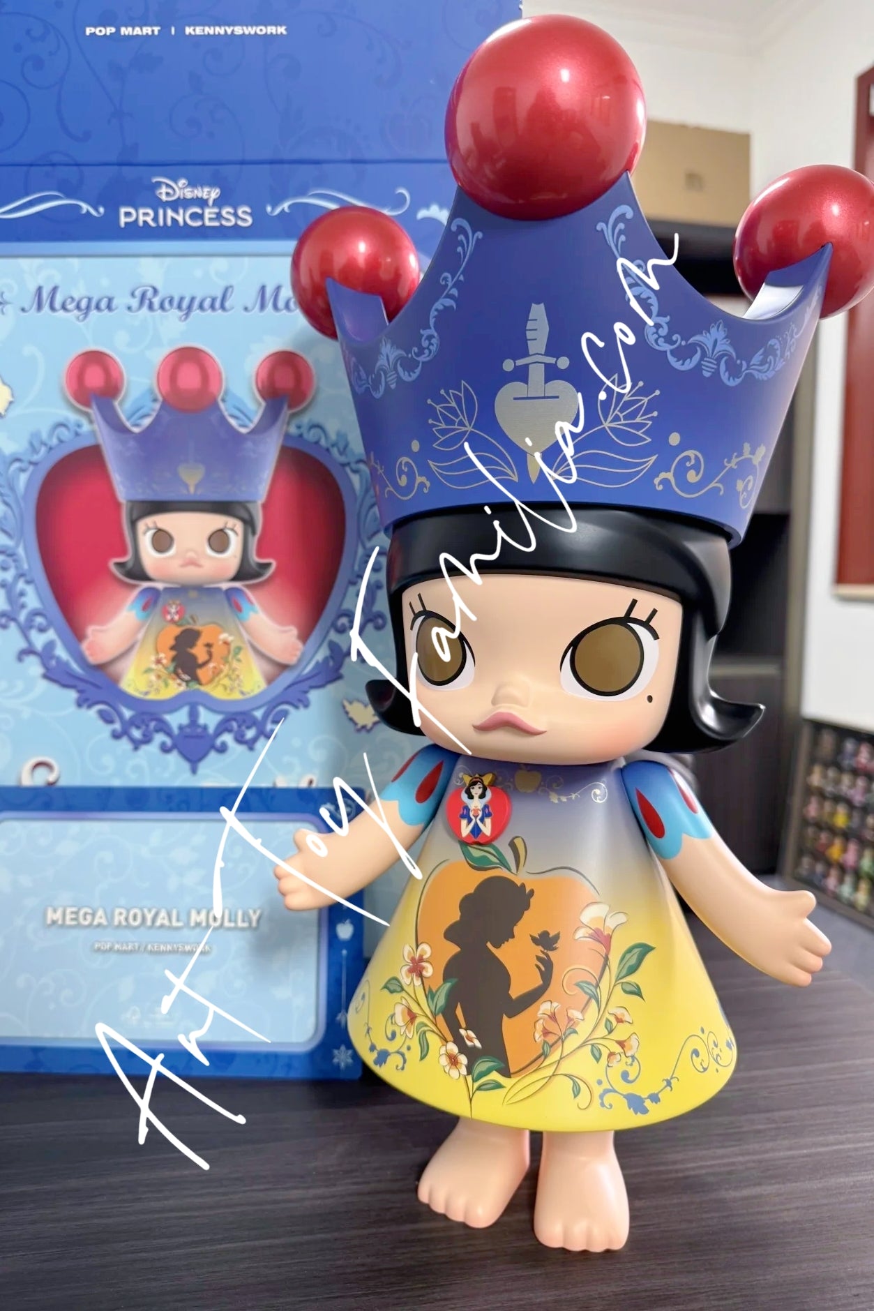 400% MEGA Royal Molly 400% Snow White | POP MART – Art Toy Familia