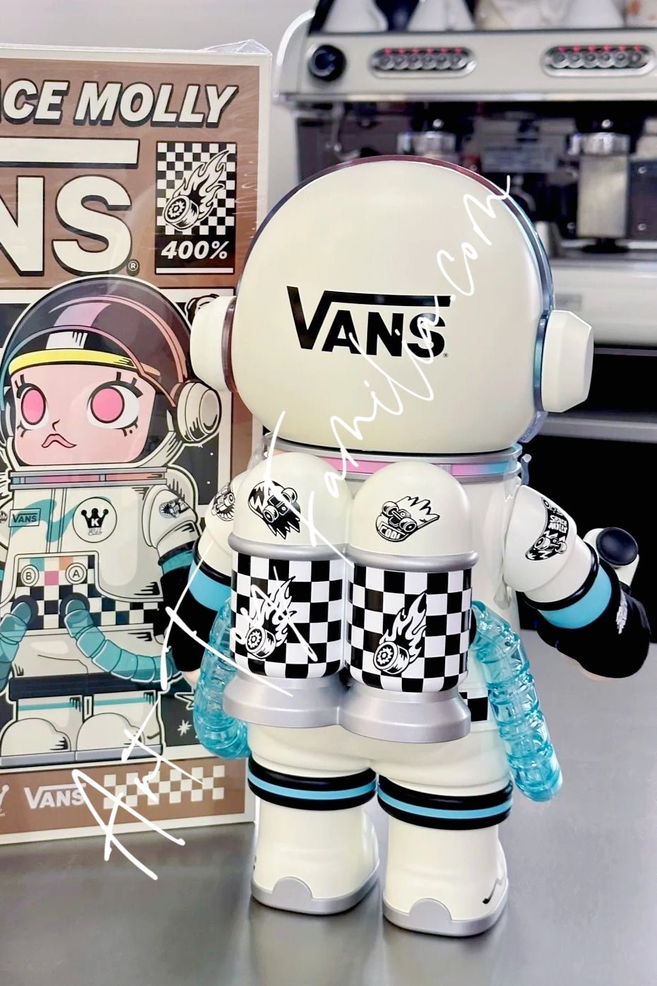 400% MEGA Space Molly 400% × Vans | POP MART – Art Toy Familia