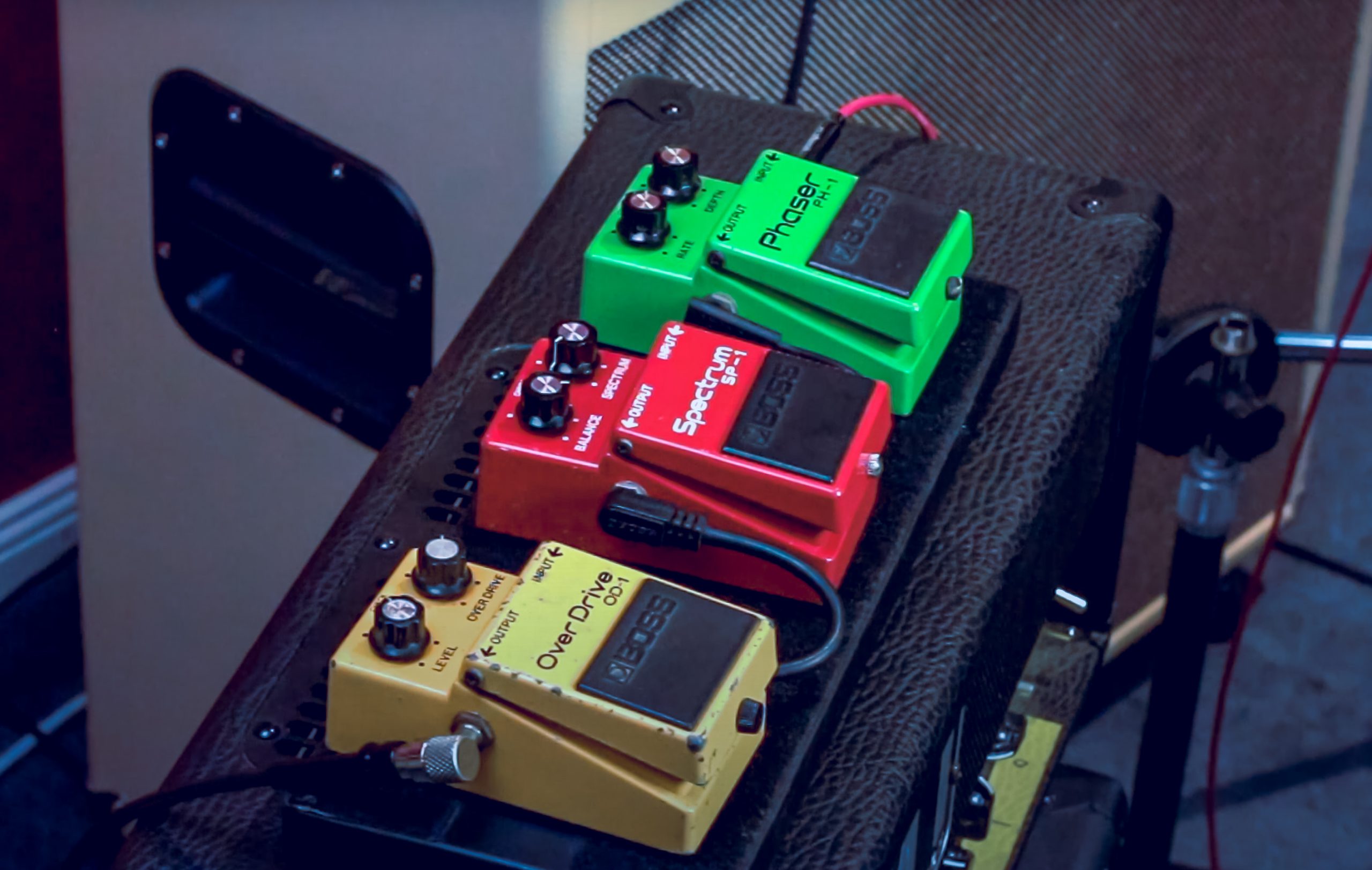 Pedal Partners：フェイザーと他のエフェクターを組み合わせましょう