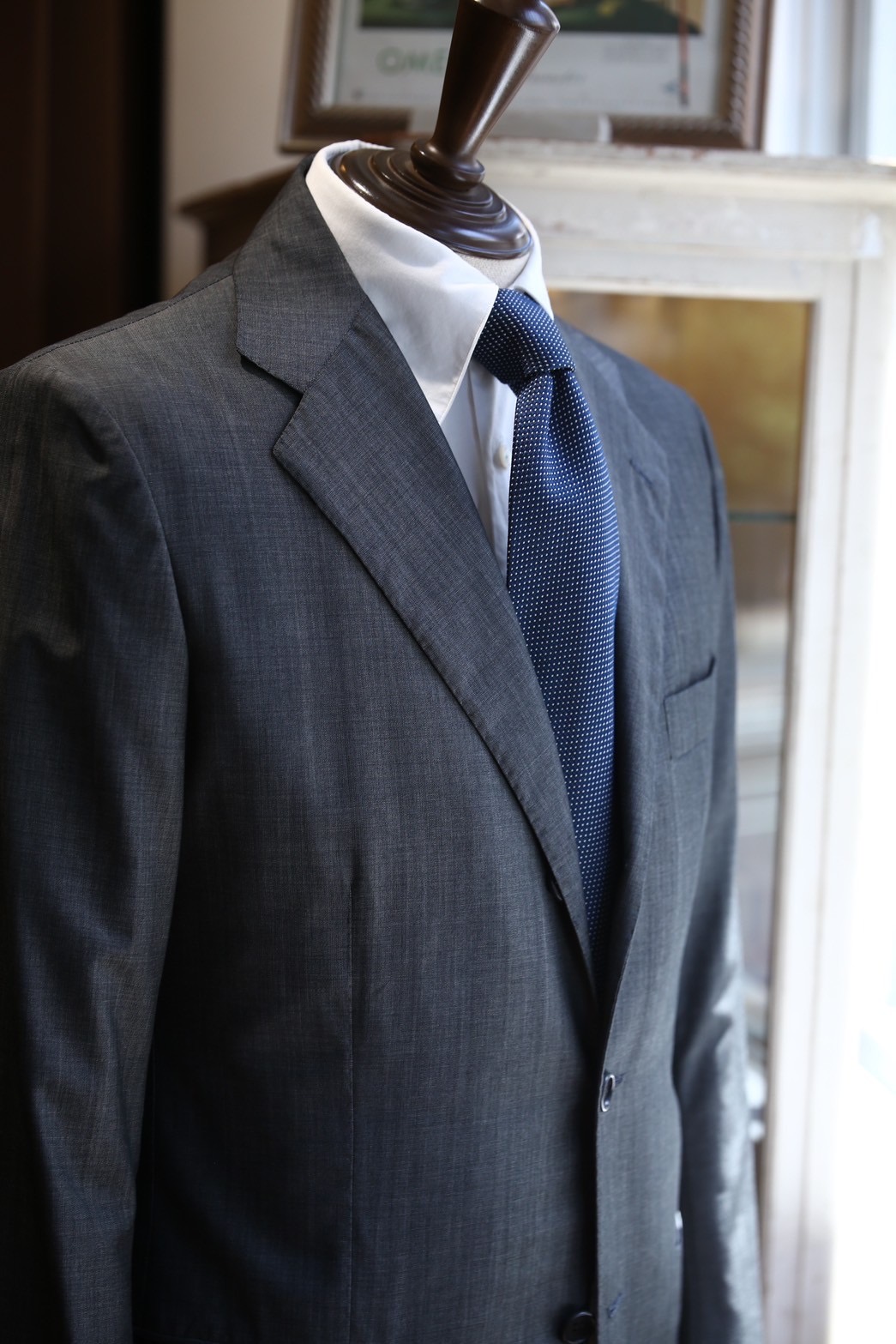 キトン Kiton】合い物 定番ミディアムグレースーツ 48 | Artigiano ciao