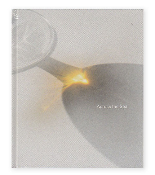 Across the Sea / Yoko Kusano 草野庸子 ON READING Online Shop