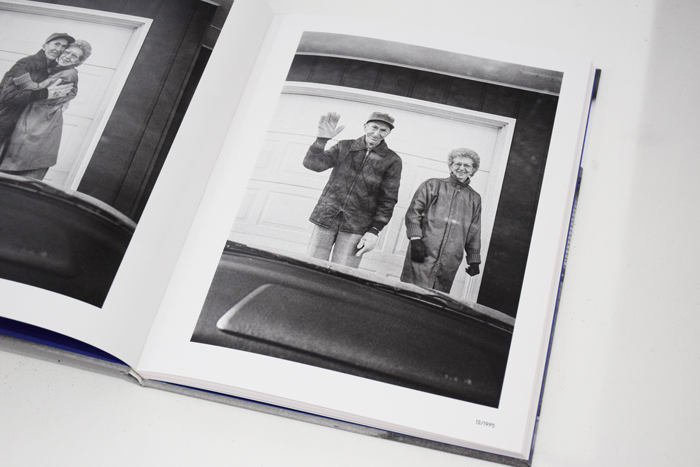 LEAVING AND WAVING / Deanna Dikeman ON READING Online Shop