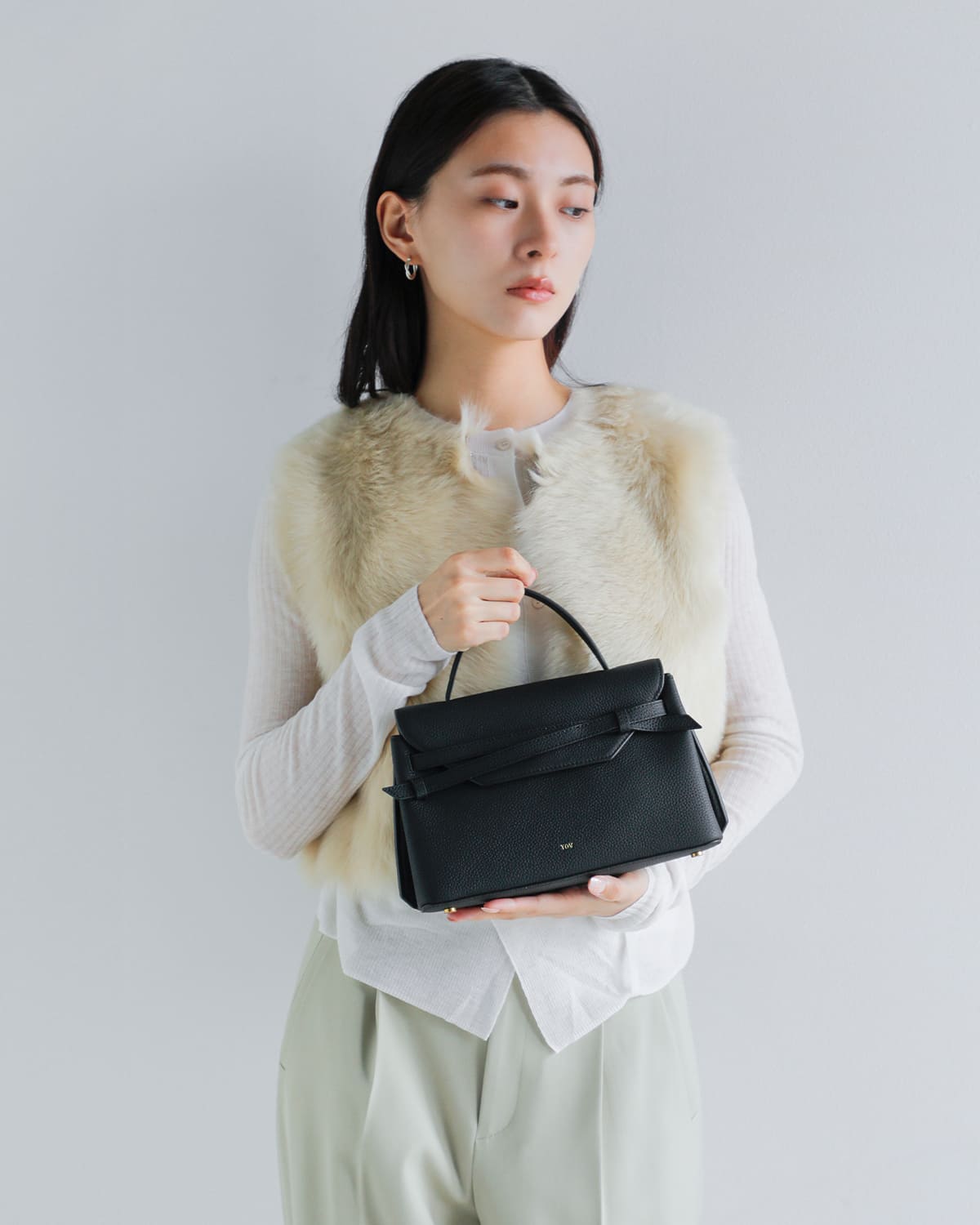 TOV トーヴ カウレザー シボ クロスリボン 2way ショルダー