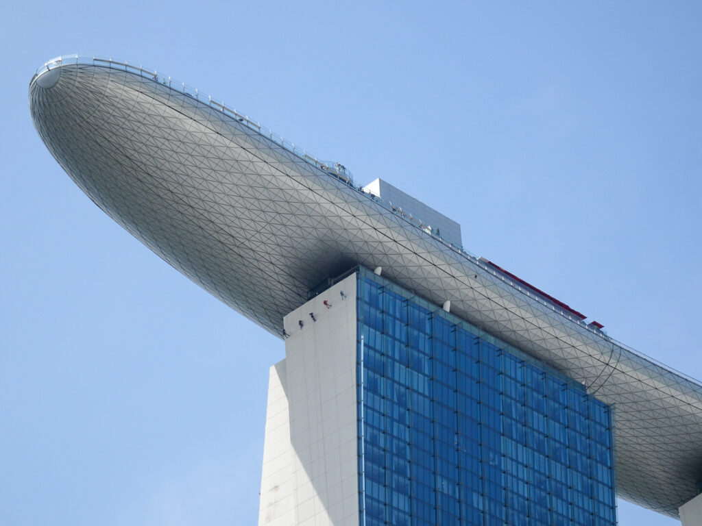 マリーナ・ベイ・サンズ | シンガポール の建築【世界建築巡り】