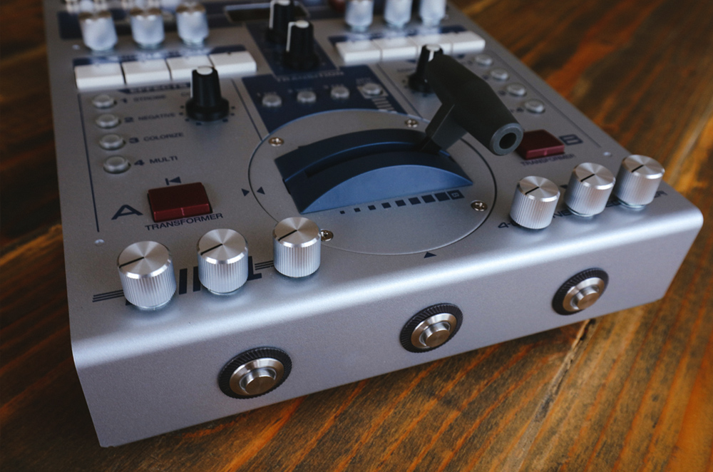 Modified Edirol V4 | Glitchart.com