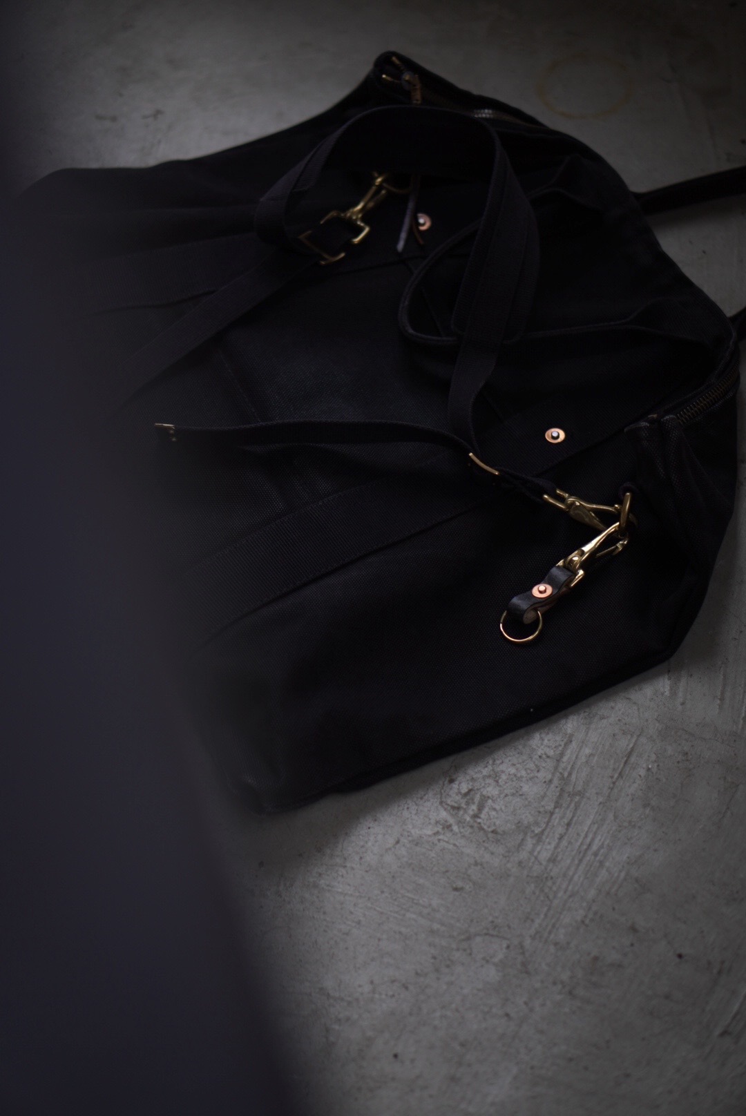 CHARLIE BORROW 5mm OAK Bark Full Grain Leather Belt、Key Clip