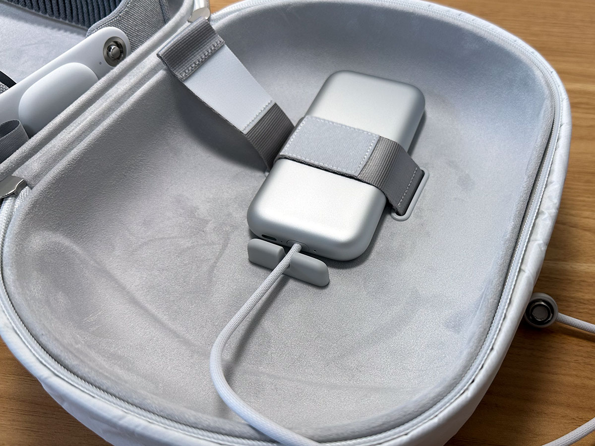 レビュー】Apple純正 Apple Vision Proトラベルケース | アイアリ