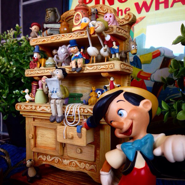 WDCC 本物 ピノキオ ゼペットじいさんのおもちゃ棚 希少品(ディズニー