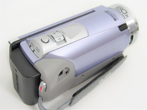 ビデオカメラ JVC Everio GZ-R400-W エブリオ | JVCケンウッド