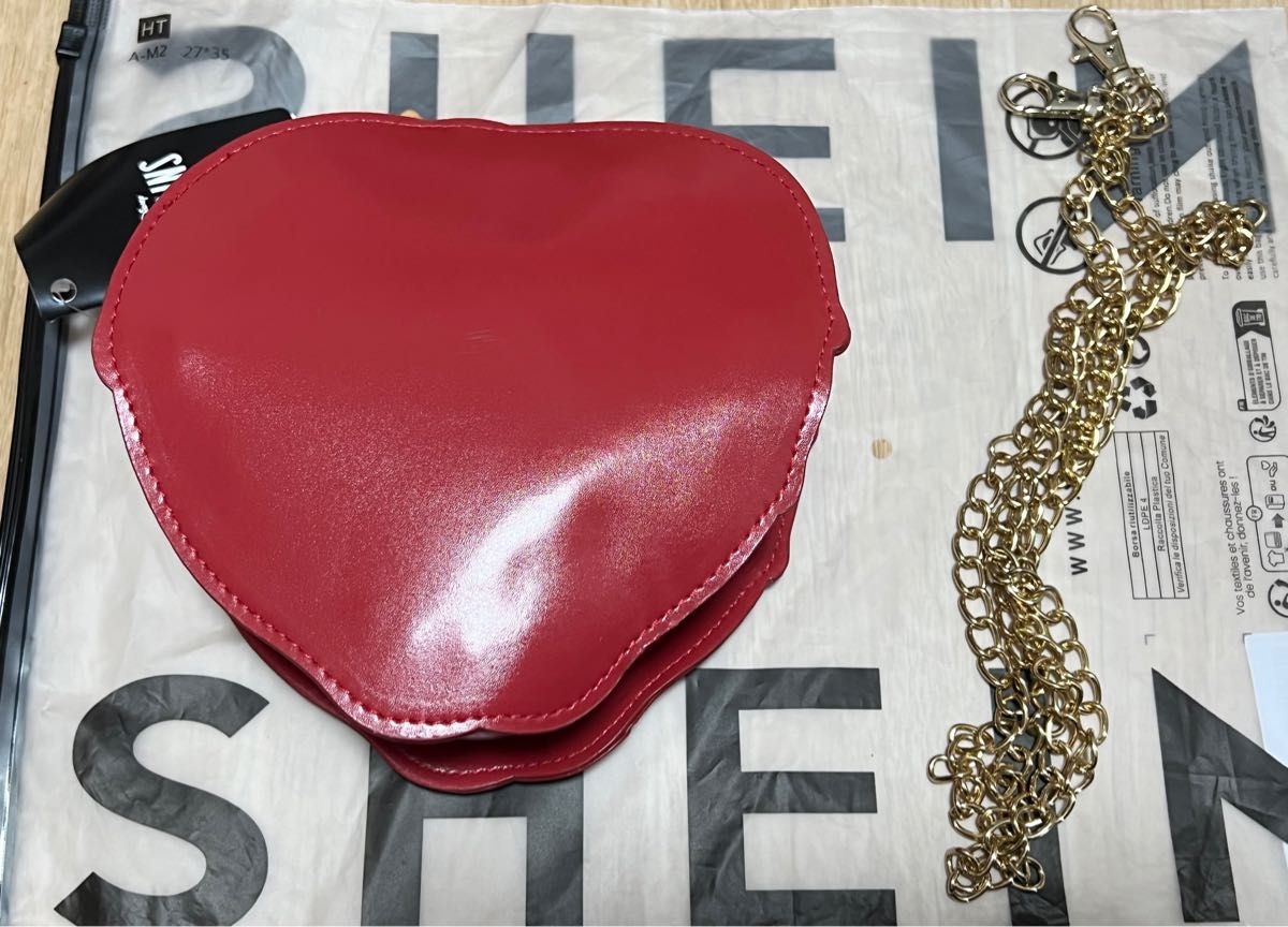 ディズニーストア 毒りんご リンゴ 白雪姫 ヴィランズ バッグ｜Yahoo