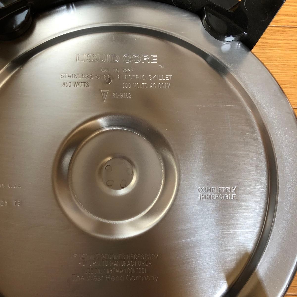 LIQUID CORE 電気フライパン 電気スキレット 電気鍋 未使用 蓋なし