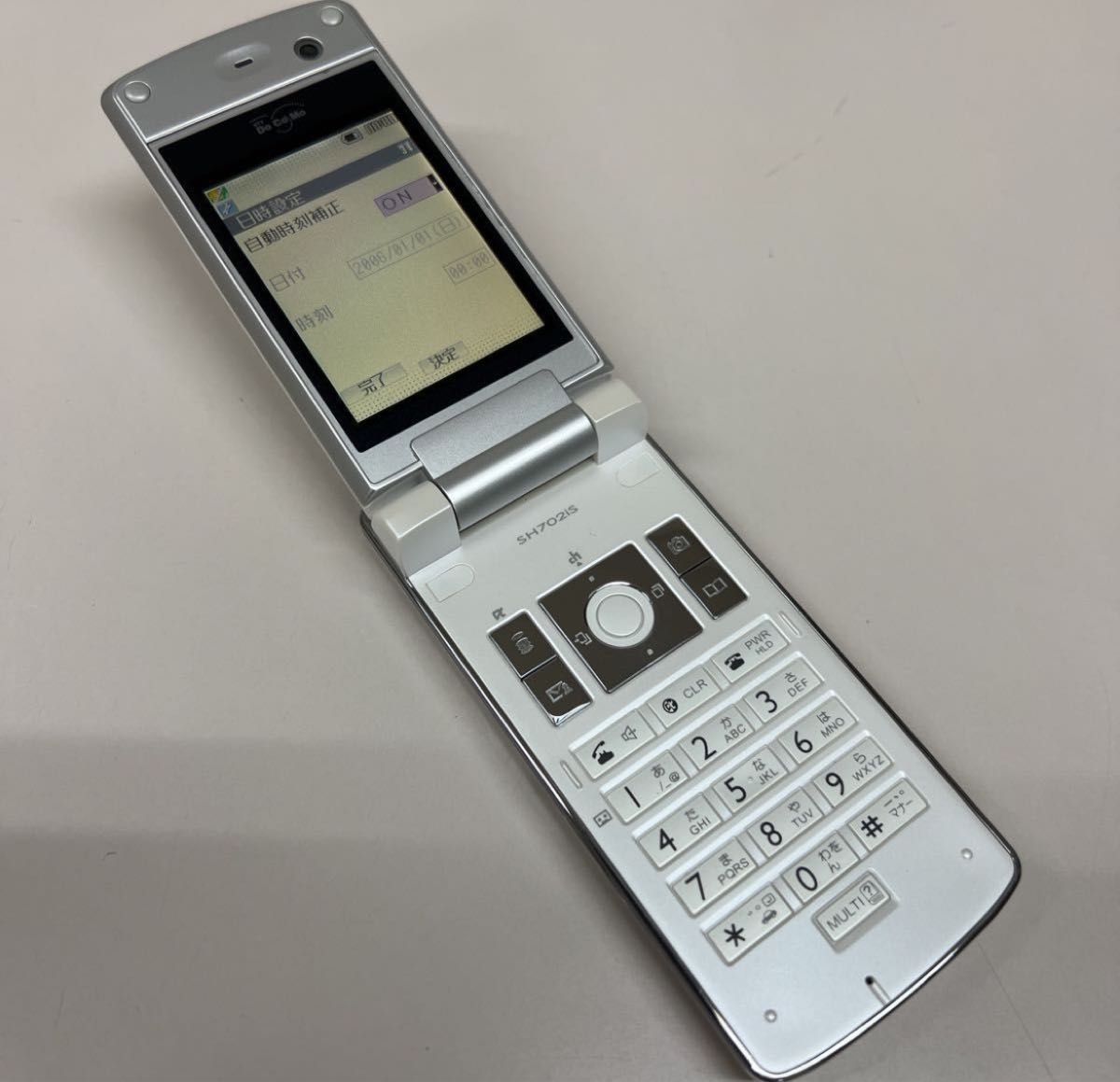 ドコモ携帯電話 FOMA SH702iS ホワイト ガラケー｜Yahoo!フリマ（旧