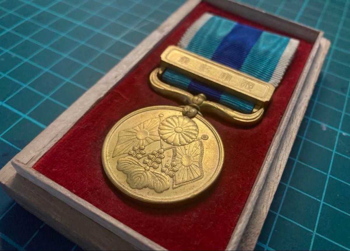 日露戦争従軍記章 明治三十七八年従軍記章 勲章 旧日本軍 記章 徽章 大