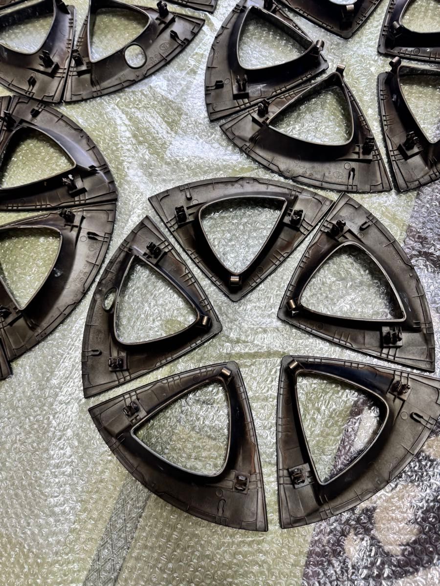 トヨタ プリウス50純正17インチアクセントピースブラック1台分20個艶