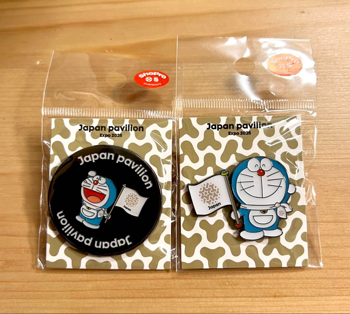 日本館 パビリオン公式ショップ ドラえもん ピンバッジ 2個セット
