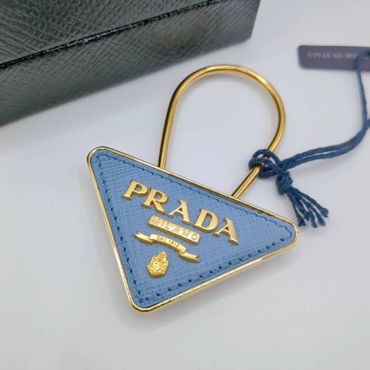 入手困難 PRADA プラダ キーリング チャーム 三角ロゴ｜Yahoo!フリマ