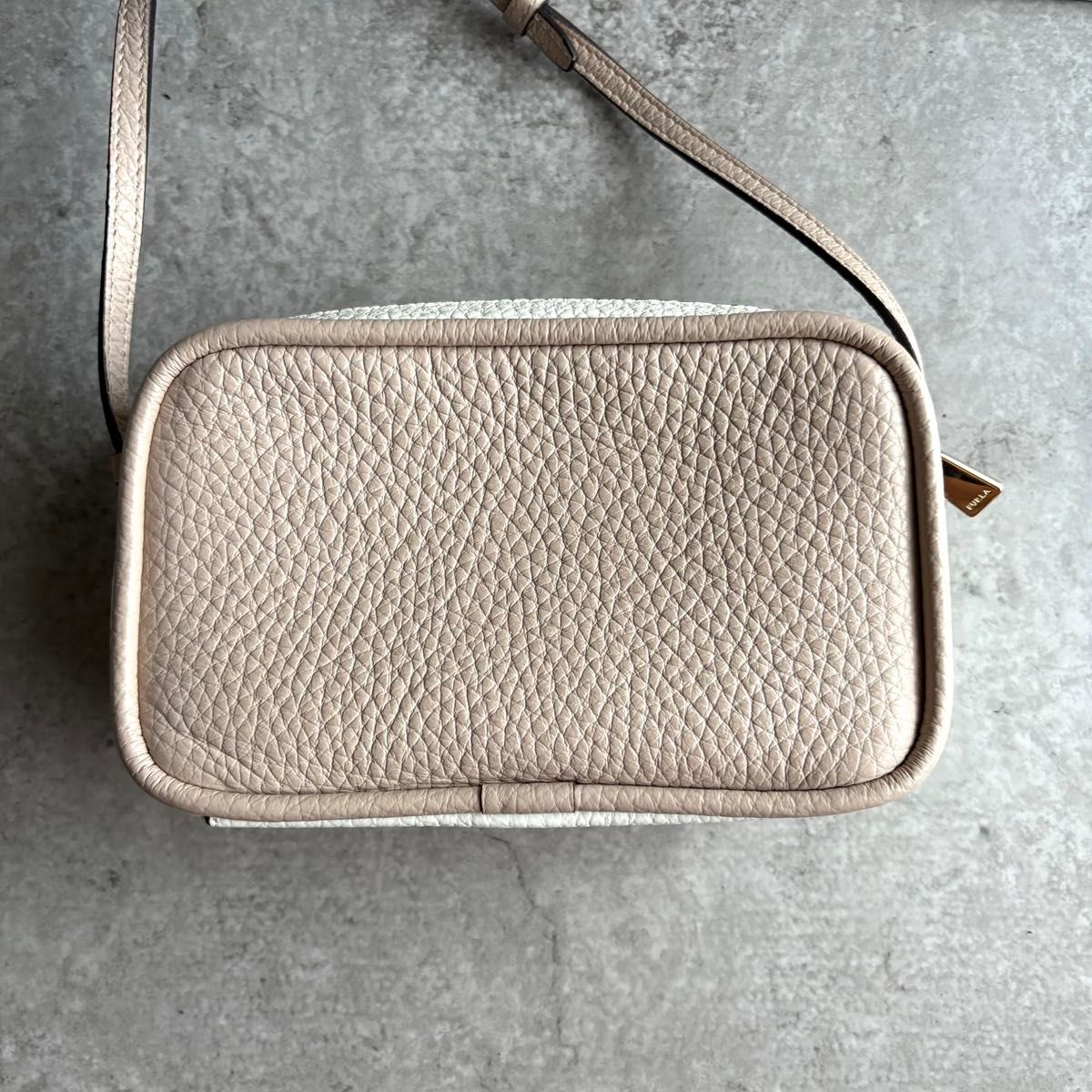 極美品】FURLA フルラ リリー カメラバッグ ショルダーバッグ クロス