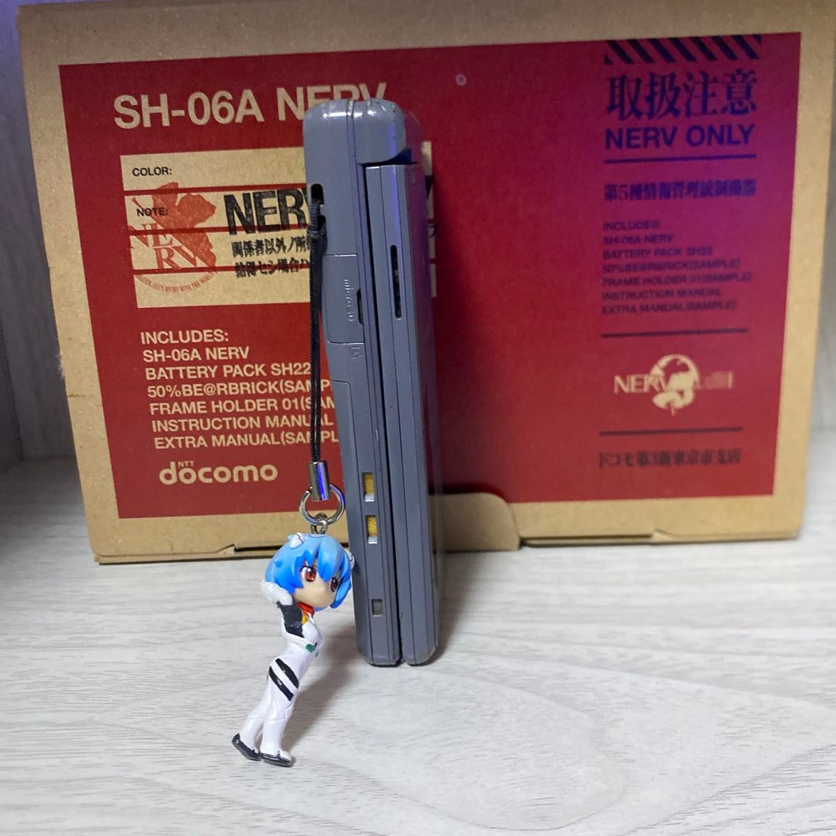 エヴァンゲリオン携帯SH-06A NERV 本体 付属品 ガラケー｜Yahoo!フリマ
