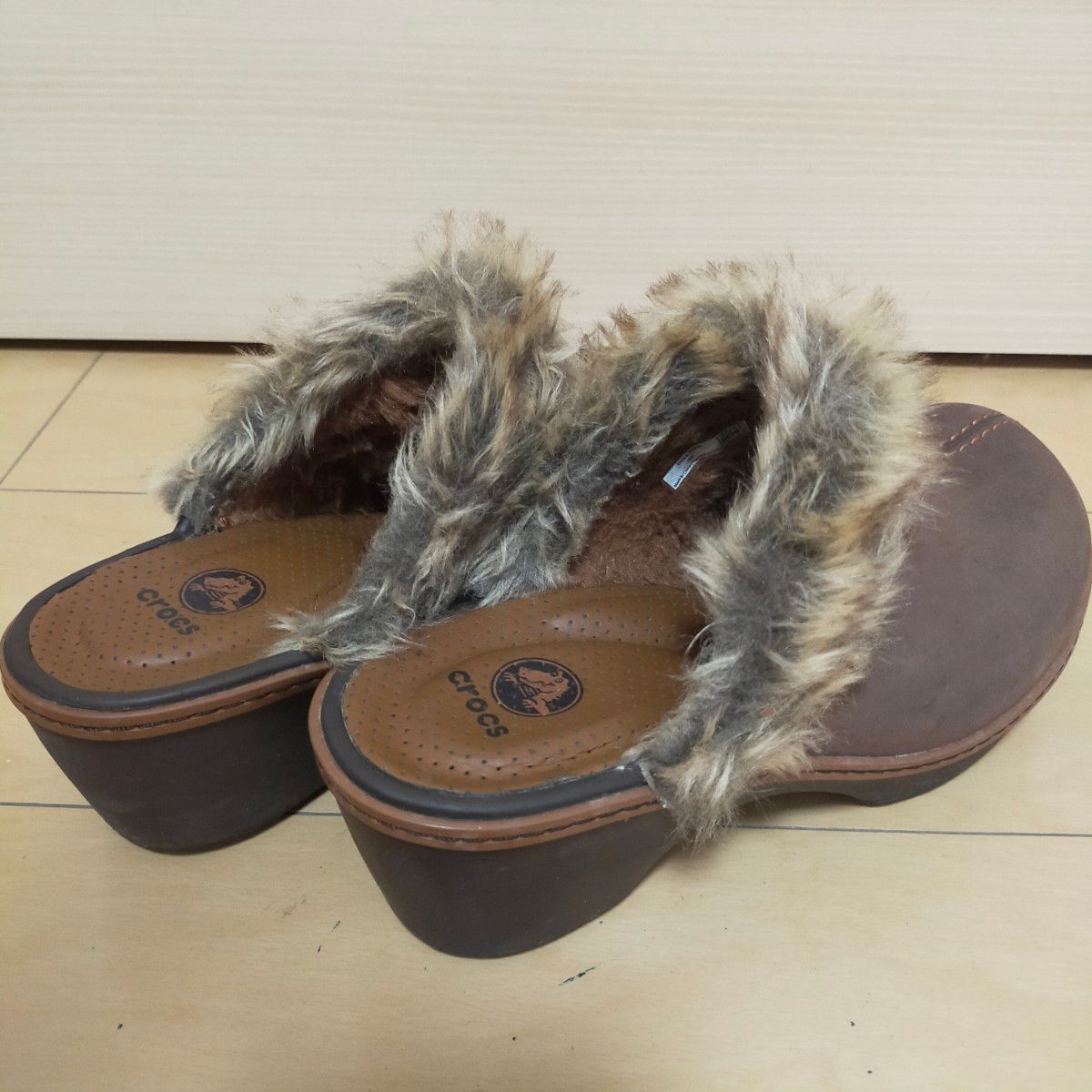 良品 crocs クロックス コブラー スエード調 ボアフェイクファー付き