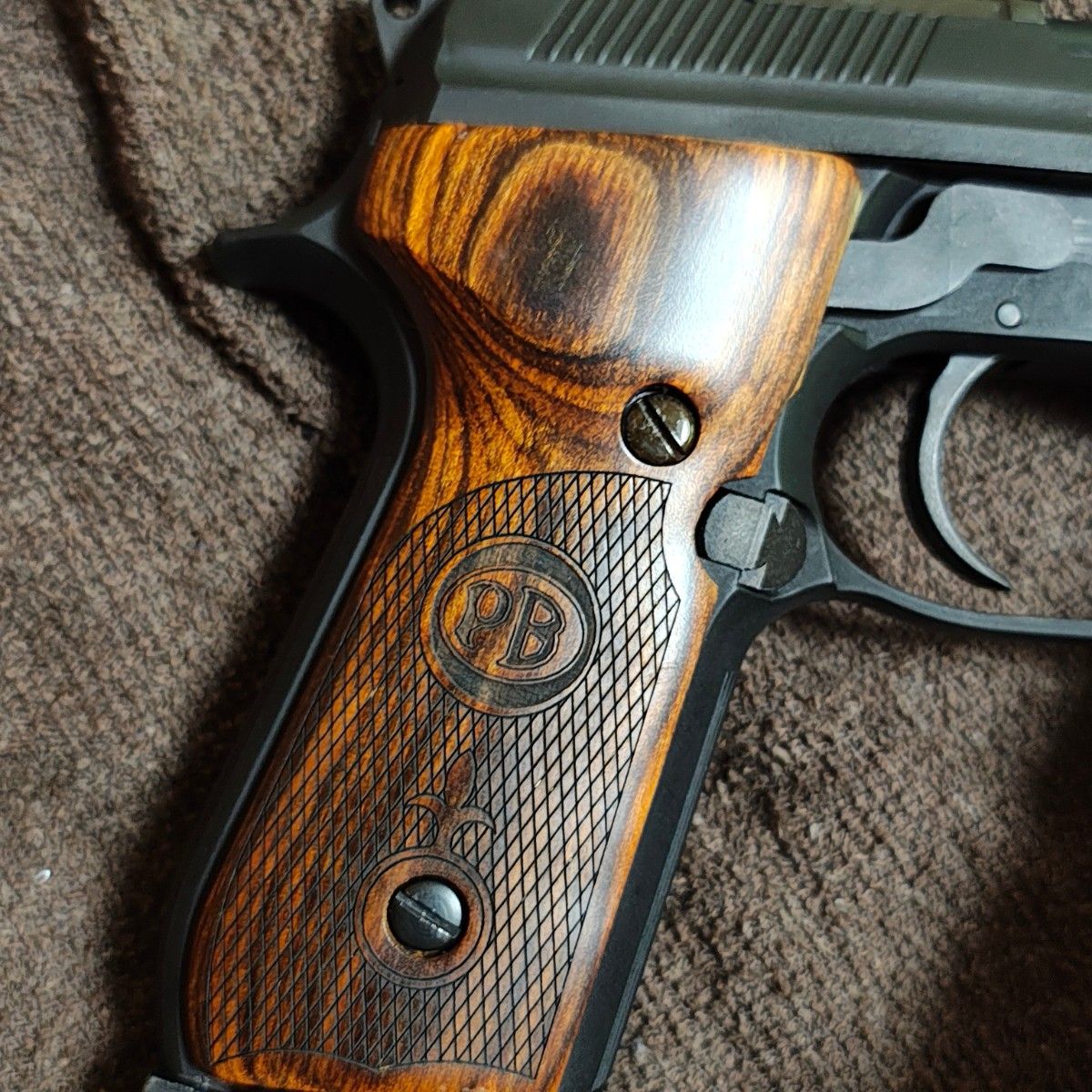 KSC M93R アルタモント木製グリップ ベレッタ Mod 93R 2nd バージョン