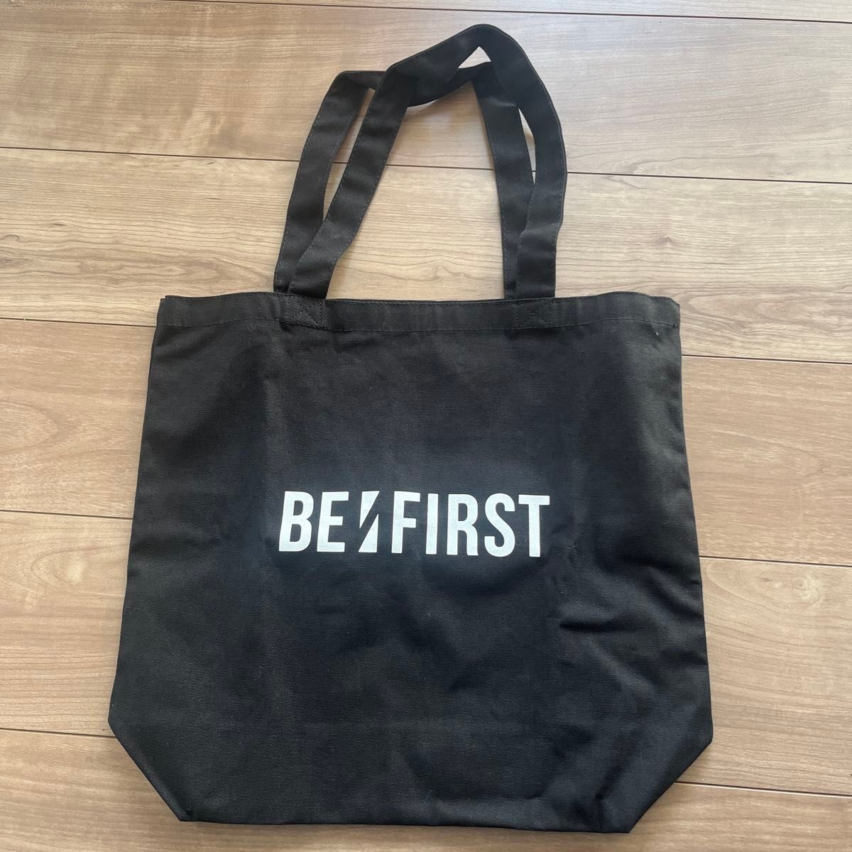BE FIRST ロゴトートバッグ ブラック 初期｜Yahoo!フリマ（旧PayPay