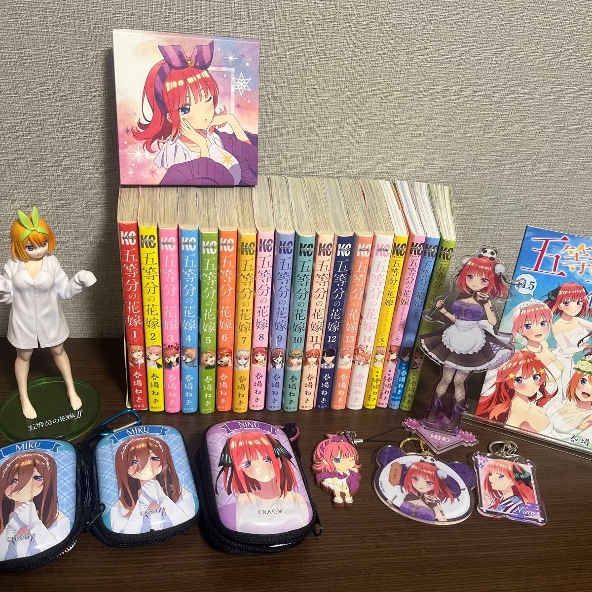 五等分の花嫁 コミック全巻セット 1-14巻 キャラクターブック